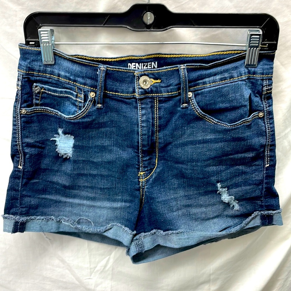 Denizen Levi’s high-rise distressed shorts ladies sz 13 w31